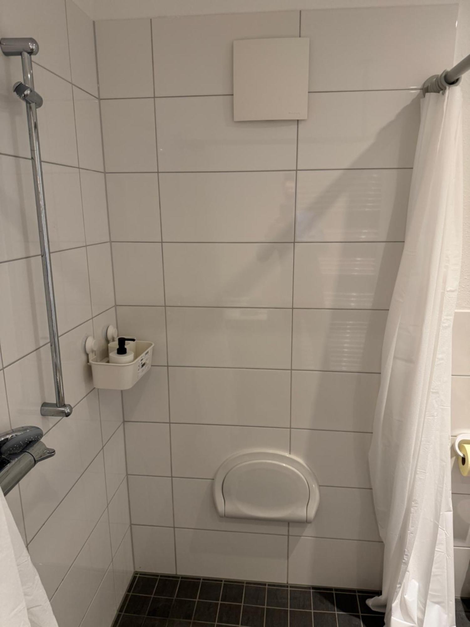 Barrierefreie Wohnung Im Herzen Der Stadt Mit Parkplatz, Wifi Und Tv - Emma Werne Buitenkant foto