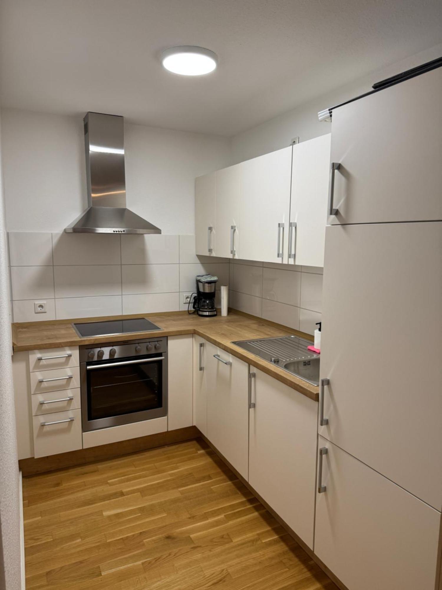 Barrierefreie Wohnung Im Herzen Der Stadt Mit Parkplatz, Wifi Und Tv - Emma Werne Buitenkant foto